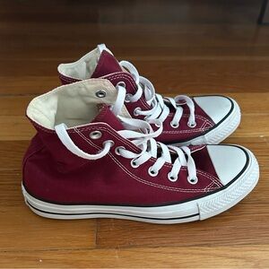 Converse Chuck Taylor’s, Maroon Size 7